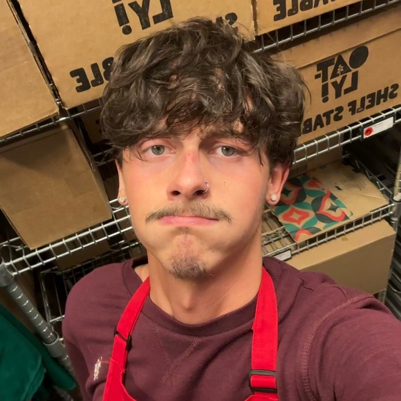 Hi, Iโm Raymond ๐ - Picture 5 of 17